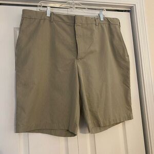 Walter Hagan mens golf shorts size 42